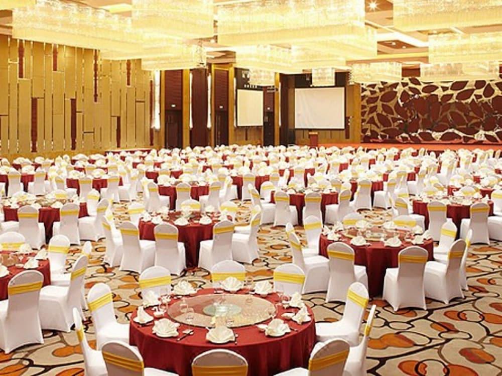 Kun Tai Glory Hotel Beijing Wangjing Pequim Exterior foto